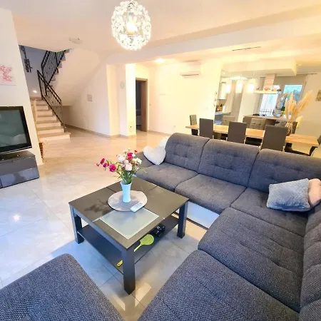 Nemo Villa