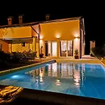 Nemo 别墅 波雷奇